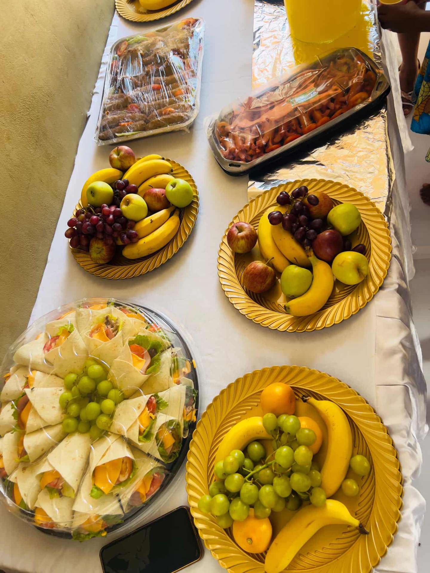 Finger Lunch — Fruit Platters & Wraps