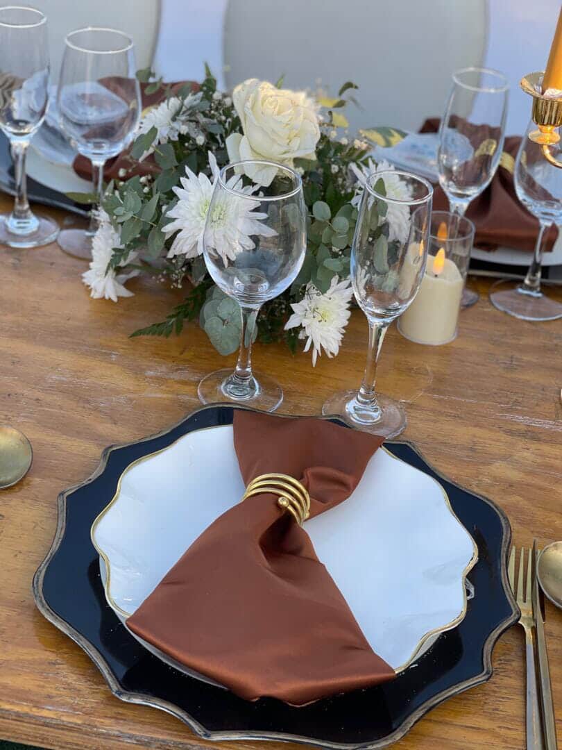 Birthdays — Brown Napkin & Black Scalloped Plate