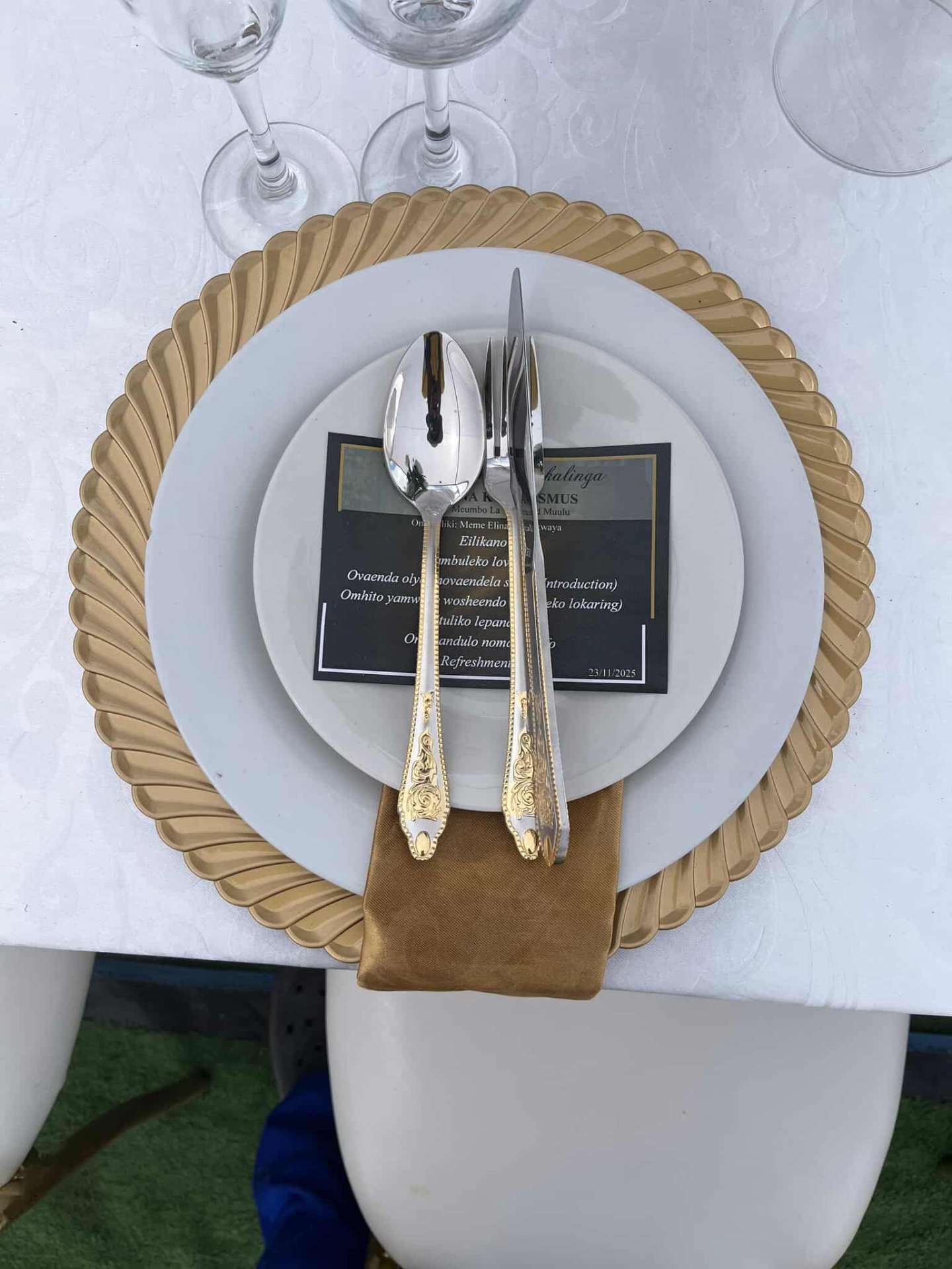 Wedding Announcement — Gold Charger Place Setting